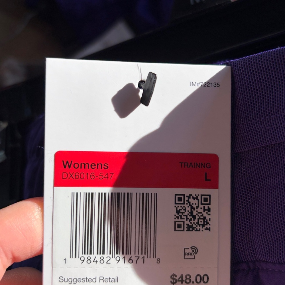 New!! Nike women's running shorts with built in bike shorts - Picture 7 of 8